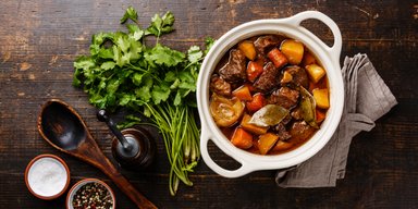 Жаркое из свинины с картошкой: рецепт сытного блюда