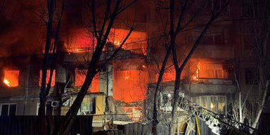 В Одессе из-за атаки "Шахедов" серьезные разрушения: повреждены дома, церковь и детский сад, бушуют пожары (фото)
