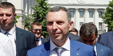 Вместе почти 30 лет и создали "Квартал 95". Чем Сергей Шефир важен для Зеленского