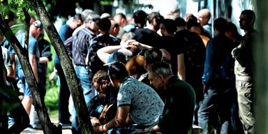 Українських чоловіків від 17 років оштрафують за кордоном: чому та кого це стосується