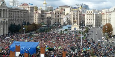 "Ростов не резиновый". Фоторепортаж с вече против "формулы Штайнмайера" на Майдане