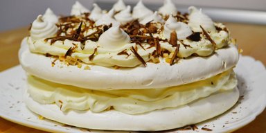 Знаменитый торт "Сенатор": рецепт вкусного торта с хрустящим безе