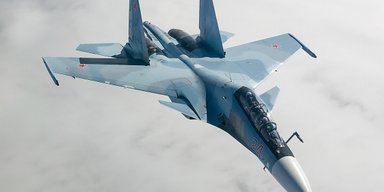 Нова спецоперація СБУ: українські БПЛА повністю знищили винищувач РФ, ще 4 літака уражено