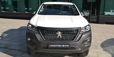 Специально для Украины: представлен недорогой пикап Peugeot "Лютый" (фото)