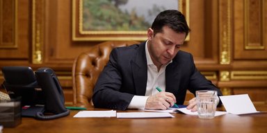 Вважають загрозою: Макрон і Кошта вмовляли Зеленського не чіпати НАБУ і САП, — FT