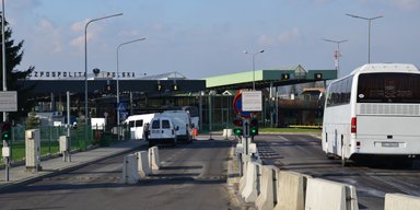 Понад годину на перевірку одного автобуса: на кордоні з Польщею прогнозують значні затримки