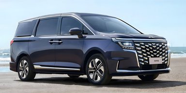 Запас хода — 1150 км: в Украине появился электрифицированный минивэн от JAC и Huawei (фото)