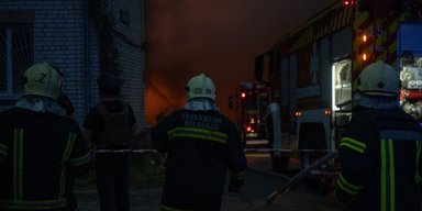Россияне атаковали Украину дронами: в Киеве загорелась многоэтажка, есть пострадавшие (видео)