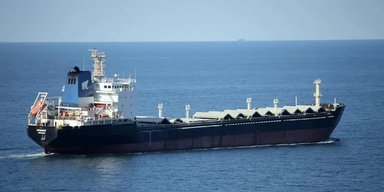 Туреччина не пропускає судна РФ зі зброєю та краденим зерном через Босфор: деталі (фото)