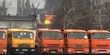 В российском Нижнекамске неожиданно загорелся завод нефтехимической промышленности (видео)