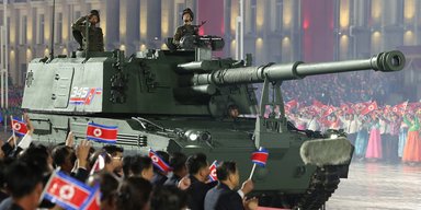 Військовий парад у КНДР: що може закупити Росія слідом за "Коксанами" і РСЗВ М1991 (фото)