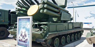 Діряве російське небо: як удар по Енгельсу оголив критичні проблеми ППО Росії