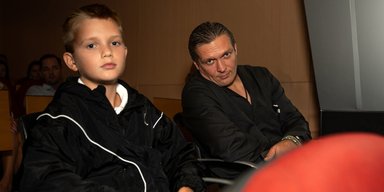 Старался не привлекать внимания: Усик с сыном посетил концерт Лободы (фото)