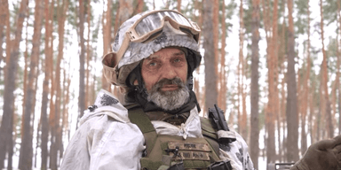 "Сын погиб, я и пошел": украинский военный со слезами рассказал, как оказался на фронте (видео)