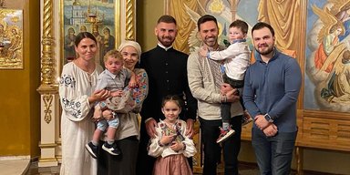 Телеведущий Тимур Мирошниченко показал фото с крестин приемного сына Марселя