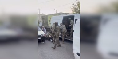 В Днепре военных ТЦК забросали камнями: мужчину, которого хотели мобилизовать, отпустили