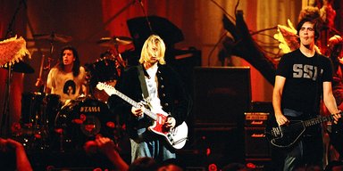 Младенец повзрослел: художник подал в суд на группу Nirvana за обложку альбома Nevermind с ребенком (фото)