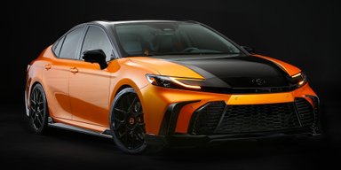 Toyota показала яркую спортивную Camry и внедорожную Corolla (фото)