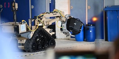 Просветит и найдет любую взрывчатку: на робота L3Harris T7 установили рентген (видео)