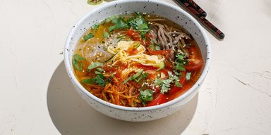 Потрясающий вкус: рецепт холодного корейского супа кукси