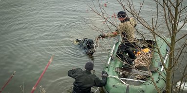 Шукали дві доби: на Тернопільщині зі ставка витягнули тіла зниклих дітей (фото)