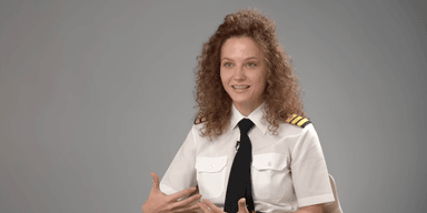 Украинская пилотесса поразила зарплатами в отрасли: "Даже 20 тысяч долларов" (фото)