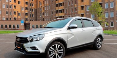 Гордость российского автопрома: владельцы Lada Vesta показали новый дефект (видео)