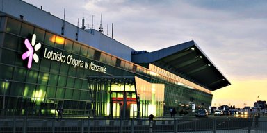 Украинку в аэропорту Польши раздели до белья: политолог заявил, что это "не пик" конфликтов