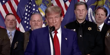 Трамп назвав мігрантів "тваринами", маніпулюючи гострою проблемою у США, — Reuters