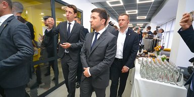 Инвестклимат: немного стреляют. Что осталось за кадром экономического форума в Мариуполе