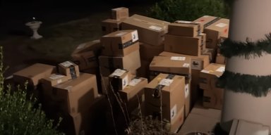 Женщина получила более 100 посылок от Amazon, которые никогда не заказывала (видео)