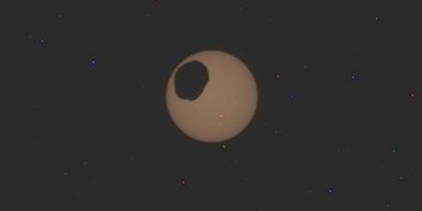 Сонячне затемнення на Марсі. Марсохід NASA побачив, як супутник планети перекрив Сонце (відео)