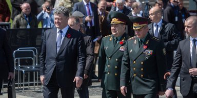 Не под елочку. Нужно ли вручать звания и ордена к праздникам и юбилеям