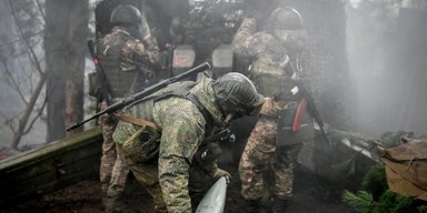 Напад на країну НАТО через 3-5 років: РФ виробляє в 10 разів більше снарядів, ніж ЄС, — FT
