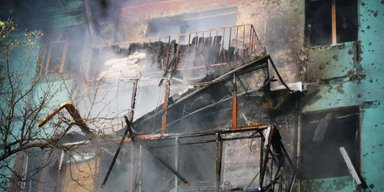 9 ударів "шахедами" та пожежі у житлових масивах: наслідки атаки РФ у Києві та Запоріжжі (відео)