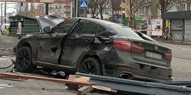 В Хмельницком водитель протаранил остановку с людьми: есть жертвы (фото)