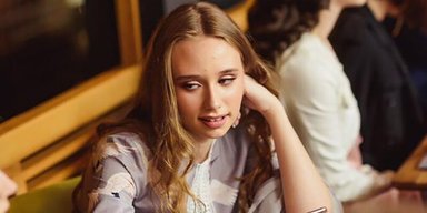 Дочь Путина работает в галерее Парижа, где выставляют картины художники из Украины, — очевидцы