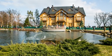 Межигорский узел. Почему правительство до сих пор не знает, что делать с имением Виктора Януковича