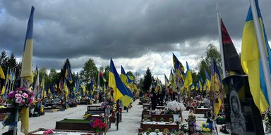 Росіяни вдарили дроном по траурній процесії в Сумах: що відомо
