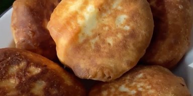Пиріжки з фаршем на кефірі: покроковий рецепт чудового перекусу (відео)