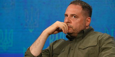 Входной билет: почему Ермак заговорил о мирных переговорах при отходе РФ на позиции 24 февраля