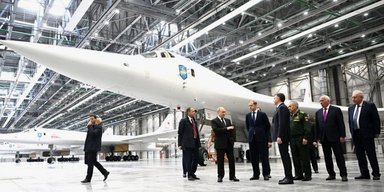 Путин приехал в Казань посмотреть на Ту-160М: что могли улучшить в ракетоносце, — СМИ