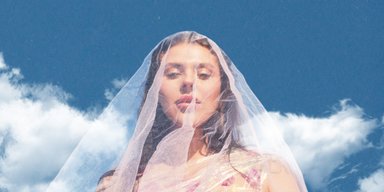Три новых весенних клипа от Оли Поляковой, Насти Каменских, KAZKA: о победе, любви и смелости