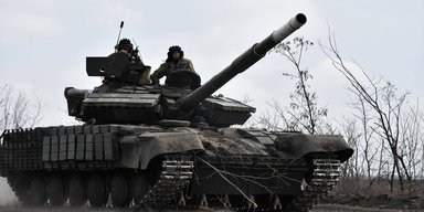 ЗС РФ намагаються оточити Авдіївку: ЗСУ проводять маневр військ, — Генштаб (карта)
