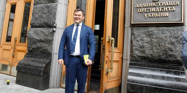 Хроники лжеотставки.  Кто и зачем сначала "уволил", а затем "вернул в кресло" главу ОП
