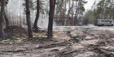"Такая жесть!": на Луганщині прилетіло по колоні РФ, яку перед цим показав росіянин (відео)