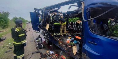 Росія вбила сім'ю, яка їхала у маршрутці: Зеленський відреагував на удар по Сумщині