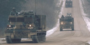 США розгорнули в Європі нові системи залпового вогню M270A2: посилюють захист від ЗС РФ (фото)