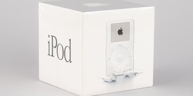 Старий плеєр Apple за ціною авто: перший iPod 2001 року продали за рекордну суму