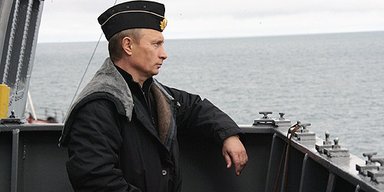 Оставить без прибыли: США пытаются "потопить" теневой флот Путина